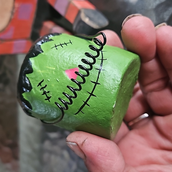 Vtg wooden handmade Frankenstein with Franky paper mache bucket - Picture 3 of 4